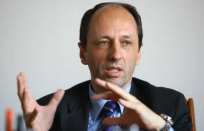 Marius Iacob, asasin, arată cu mâinile cam câte victime a asasinat