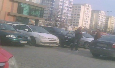 Securisti si militieni servicii la filaj la negru