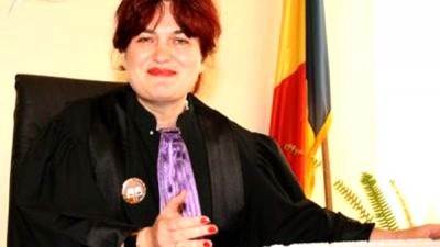 Fiara borşită ascunsă sub robă, Ghena Mariana, care a omorât sute de victime şi a distrus zeci de mii de victime cu sentinţe şi decizii abuzive