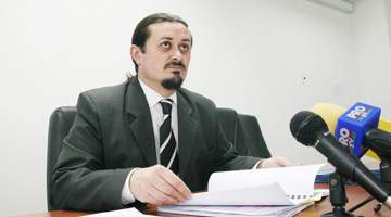 Procuror Daniel Vişan, Parchet Tribunalul Argeş, campion la dosare la comandă cu interceptări făcute pe vapoarele lui Băsescu, euro sute de mii pe dosar, clasări la samsari şi avocaţi pe euro mulţi